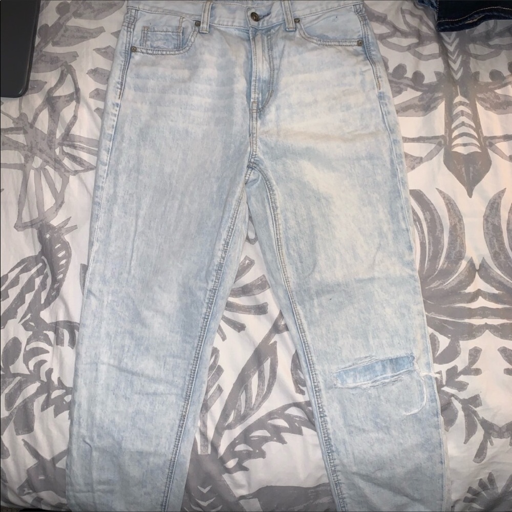 American Eagle Mom Jeans